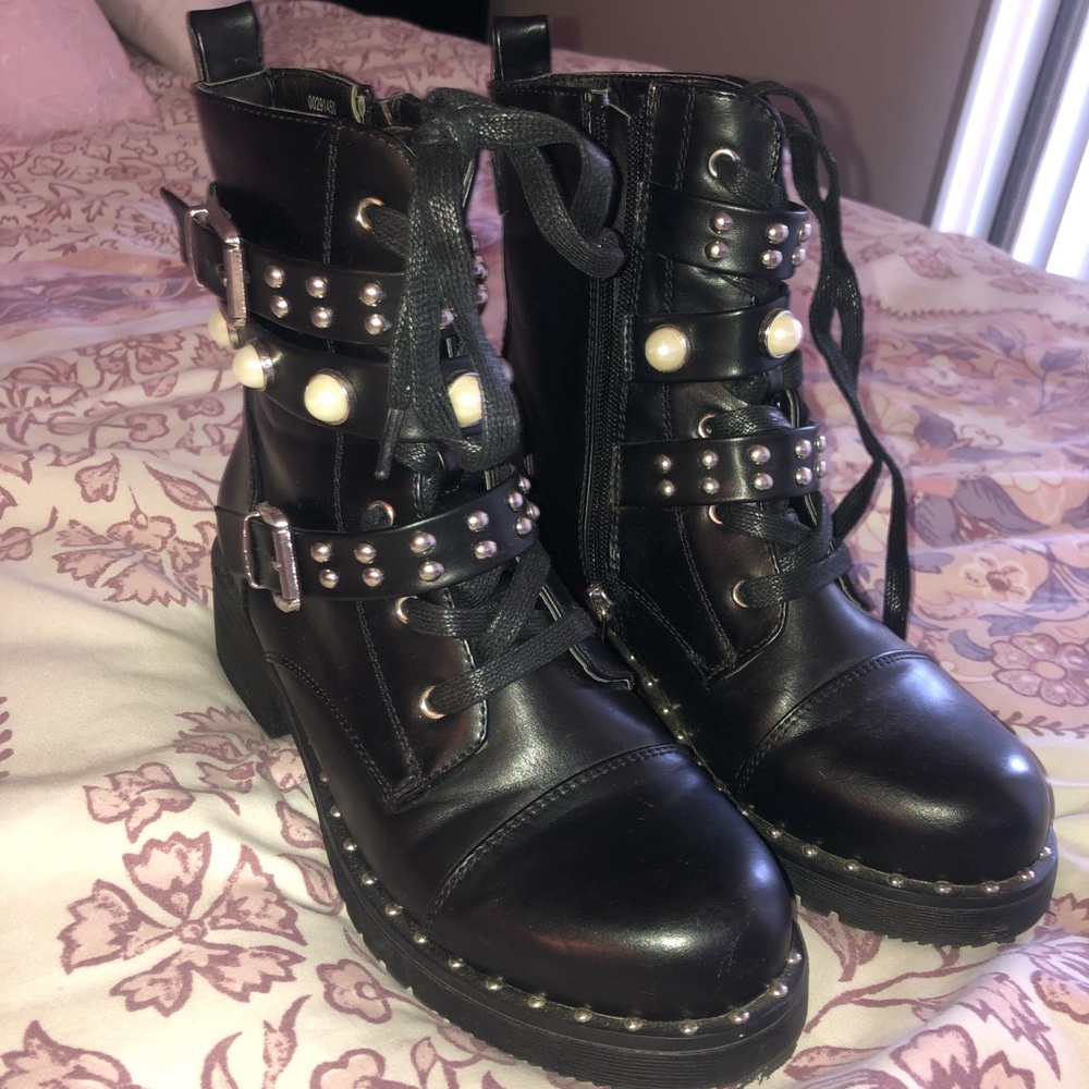 STUDDED COMBAT BOOTS